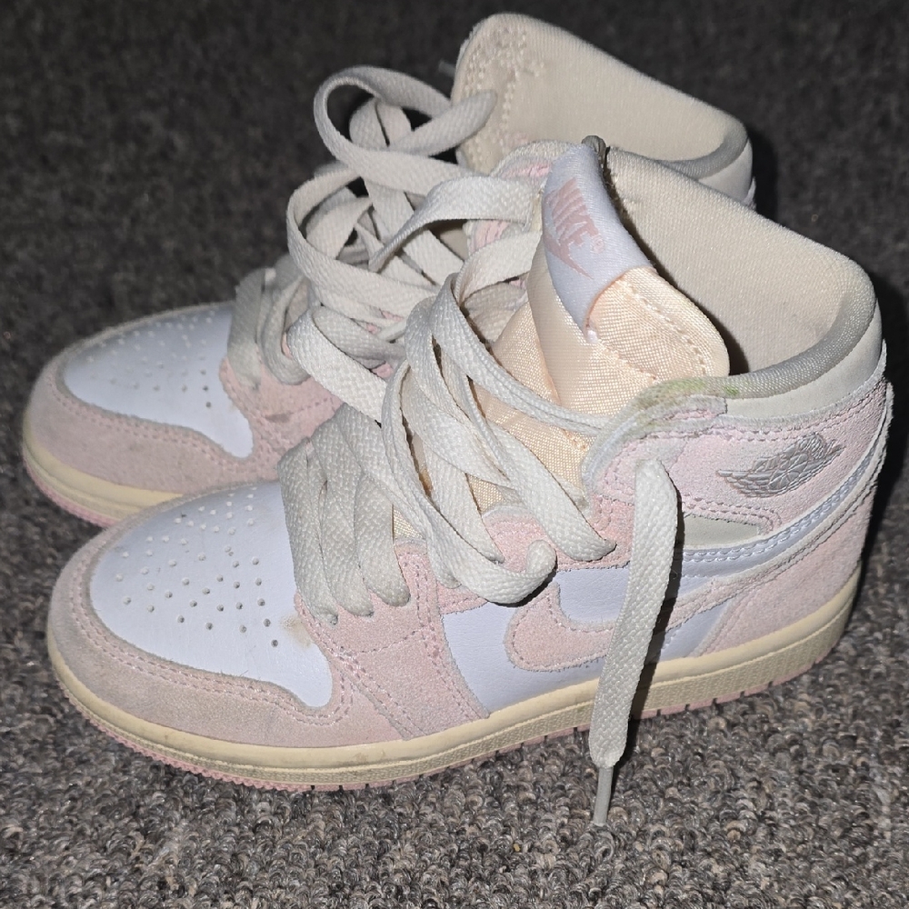 Nike High-Tops in Pink and White